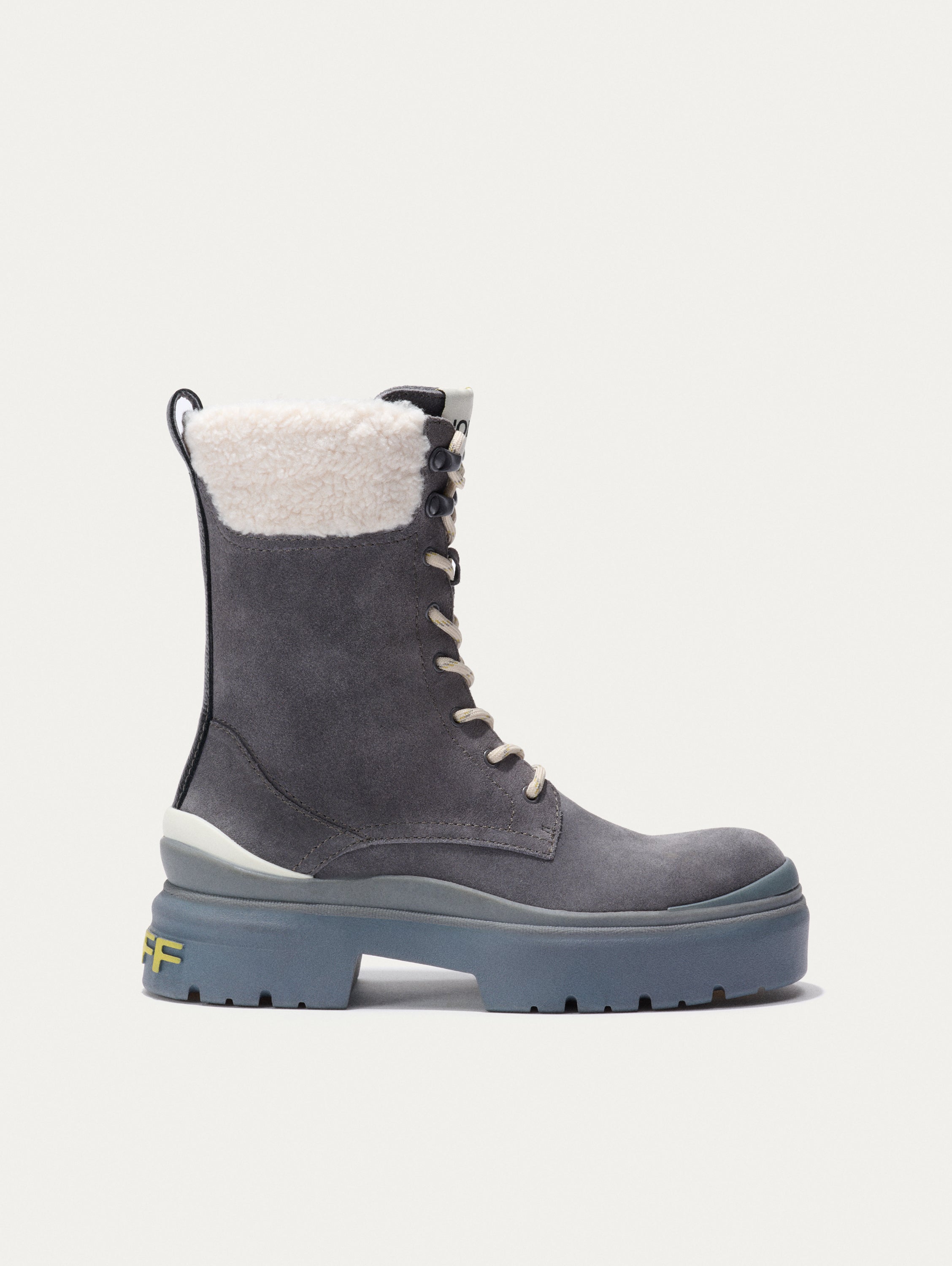 BOTA ACORDONADA MOUNTAIN GRIS