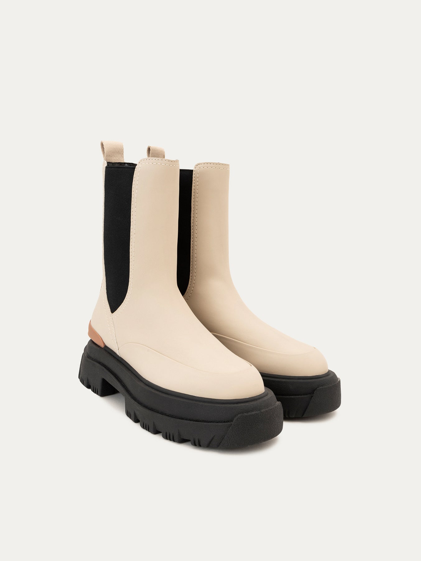 BOTA CHELSEA ENGOMADA OFF-WHITE